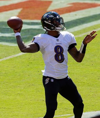 Lamar Jackson won’t accompany the Ravens to their playoff game against the Bengals.