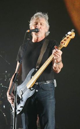 Pink Floyd's Roger Waters calls the Berlin concert dispute a "smear."