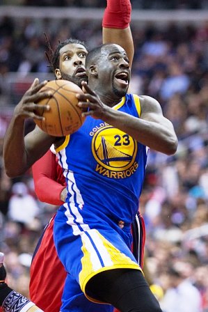 Draymond Green rejects the player option and signs a free agency contract.