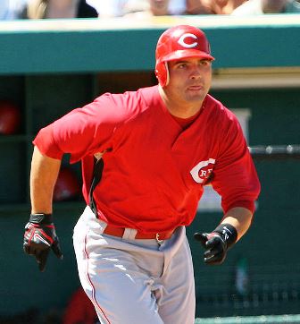 Joey Votto hits a home run and adds three RBIs as the Reds win nine in a row.