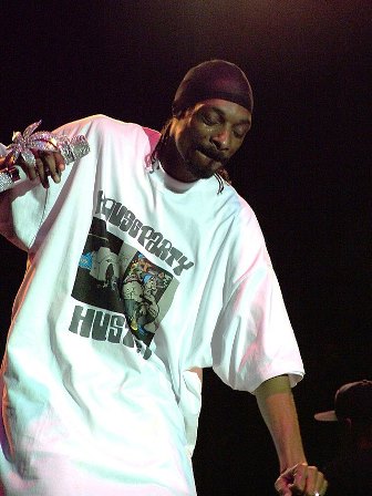 A Message from Snoop Dogg to His Fans: "I'm Reducing My Smoking."