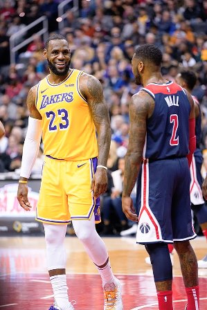 Lakers News: LeBron James Skips Playoff Match to Receive NBA Accolade
