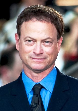 Gary Sinise pays homage to his late son Mac, who passed away at age 33 from cancer.