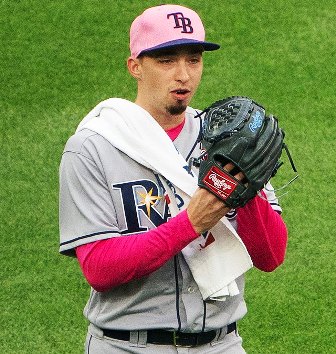Blake Snell accepts the Giants’ two-year, $62 million contract.