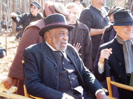 Actor Bill Cobbs, who starred in Night at the Museum, The Hudsucker Proxy, and Air Bud, passes away at age 90.