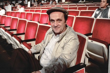 Comedian Bob Newhart, the sardonic king of phone monologues and comedies, passes away at the age of 94.